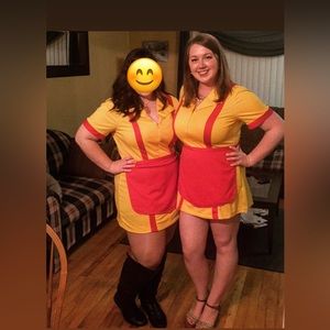 2 Broke Girls Halloween Costume 🎃
